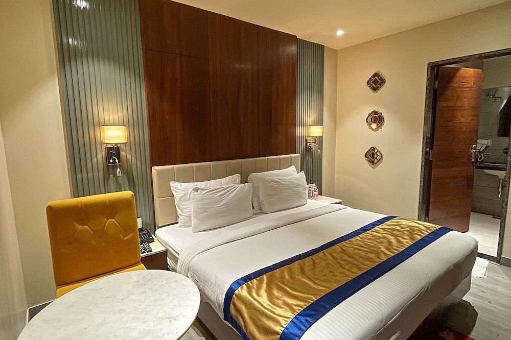 Luxury Suite