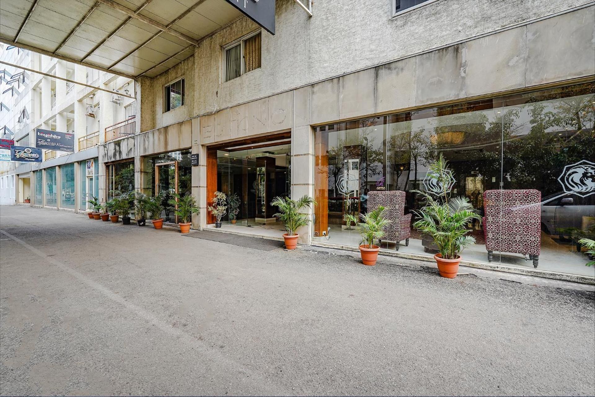 undefined Fabhotel Chris 6
