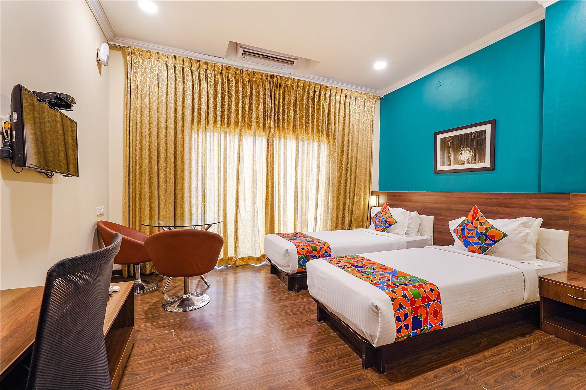 undefined Fabhotel Chris 5