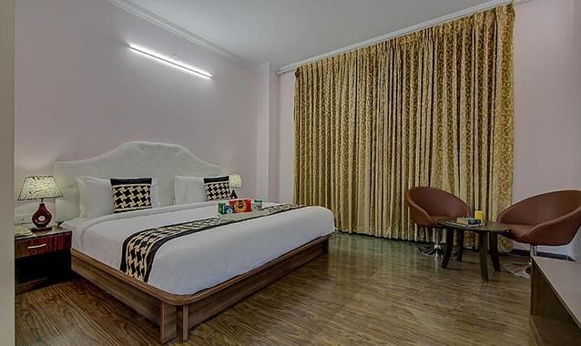 Fabhotel Chris Deluxe Room 9