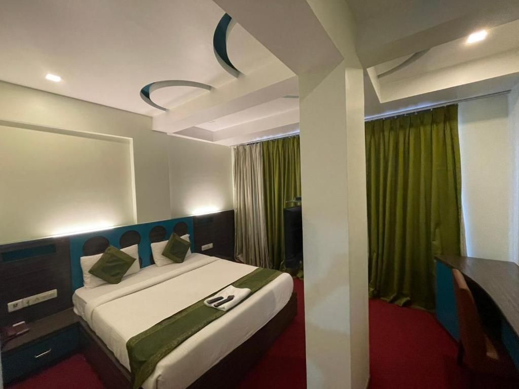 Hotel R R Suites - Dombivali Thane Deluxe Room 17