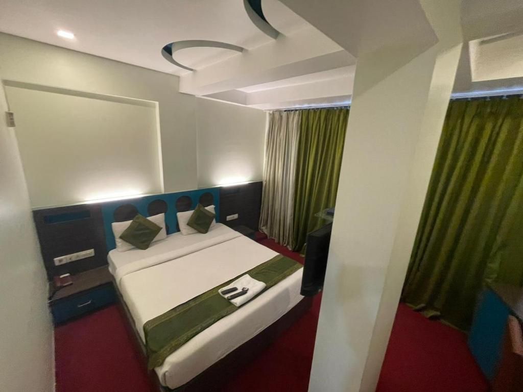 Hotel R R Suites - Dombivali Thane Deluxe Room 22