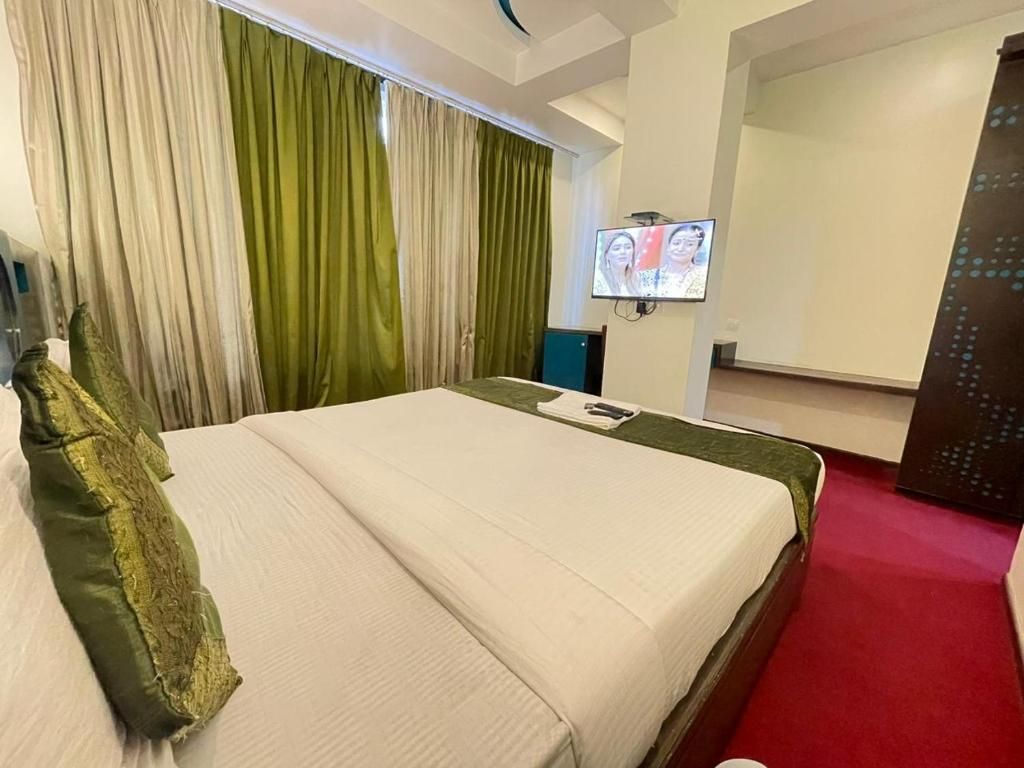 Hotel R R Suites - Dombivali Thane Deluxe Room 23