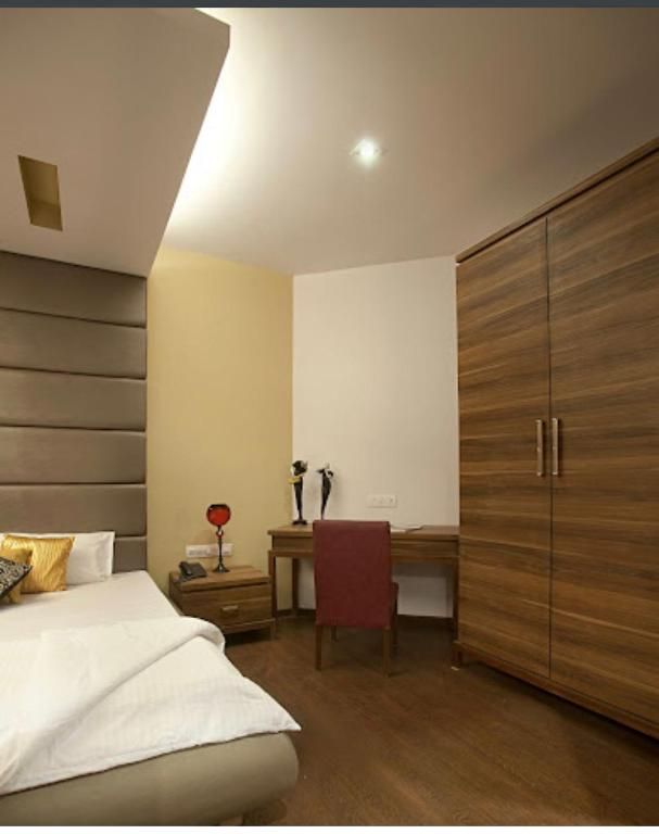 Hotel R R Suites - Dombivali Thane Superior Queen Room 8