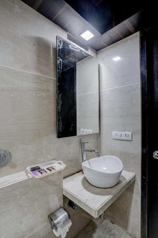 Hotel R R Suites - Dombivali Thane Superior Queen Room 5