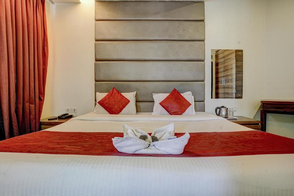Hotel R R Suites - Dombivali Thane Superior Queen Room