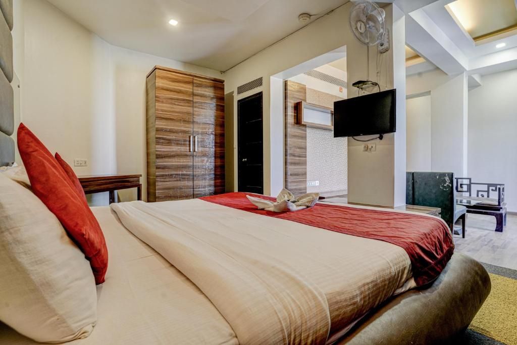 Hotel R R Suites - Dombivali Thane Superior Queen Room 14