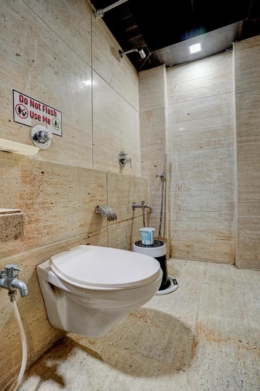 Hotel R R Suites - Dombivali Thane Superior Queen Room 9