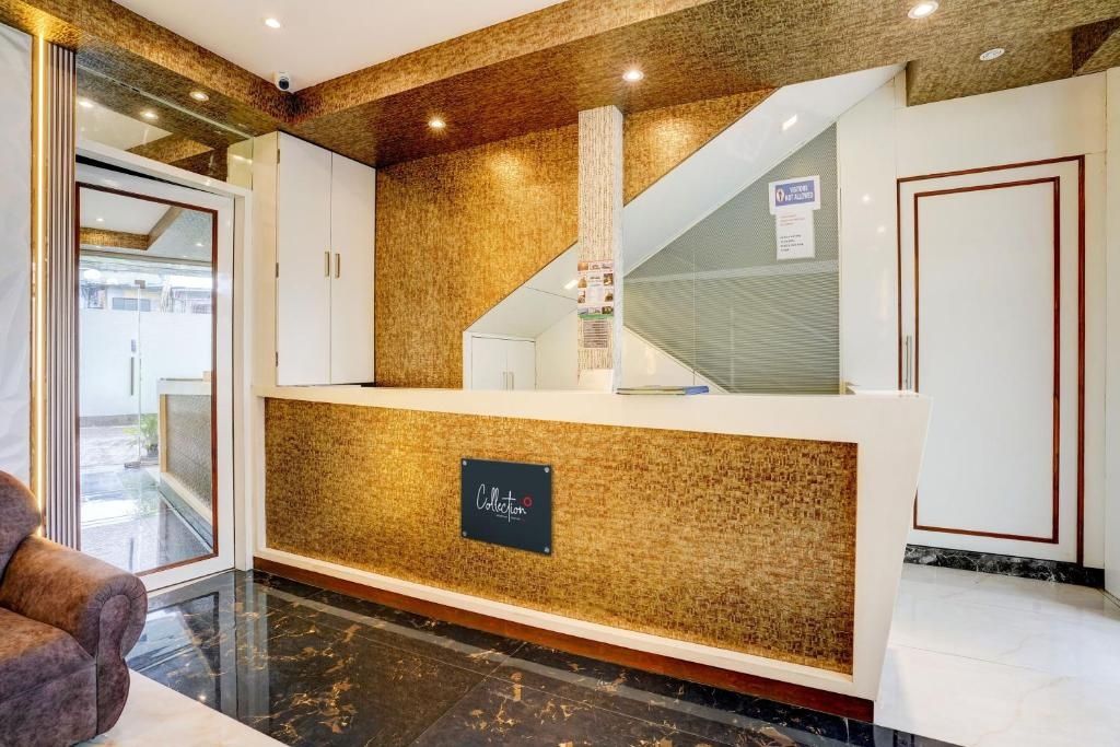 undefined Hotel Airport Crown 2