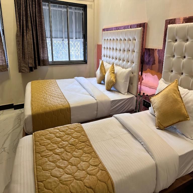 undefined Hotel Airport Crown 9