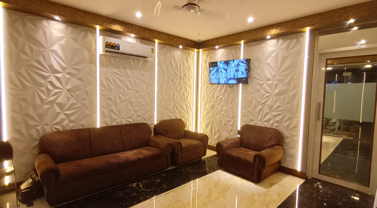 undefined Hotel Airport Crown 3