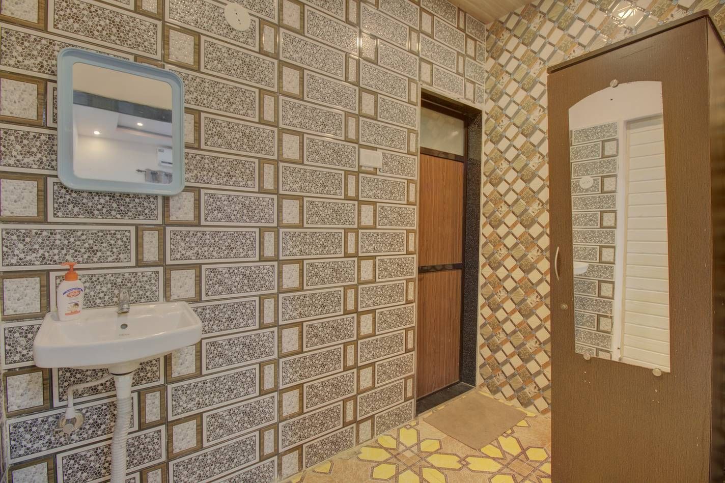 Hotel Snehaprabha - Near to Nagaon Beach Alibaug Family Room 8