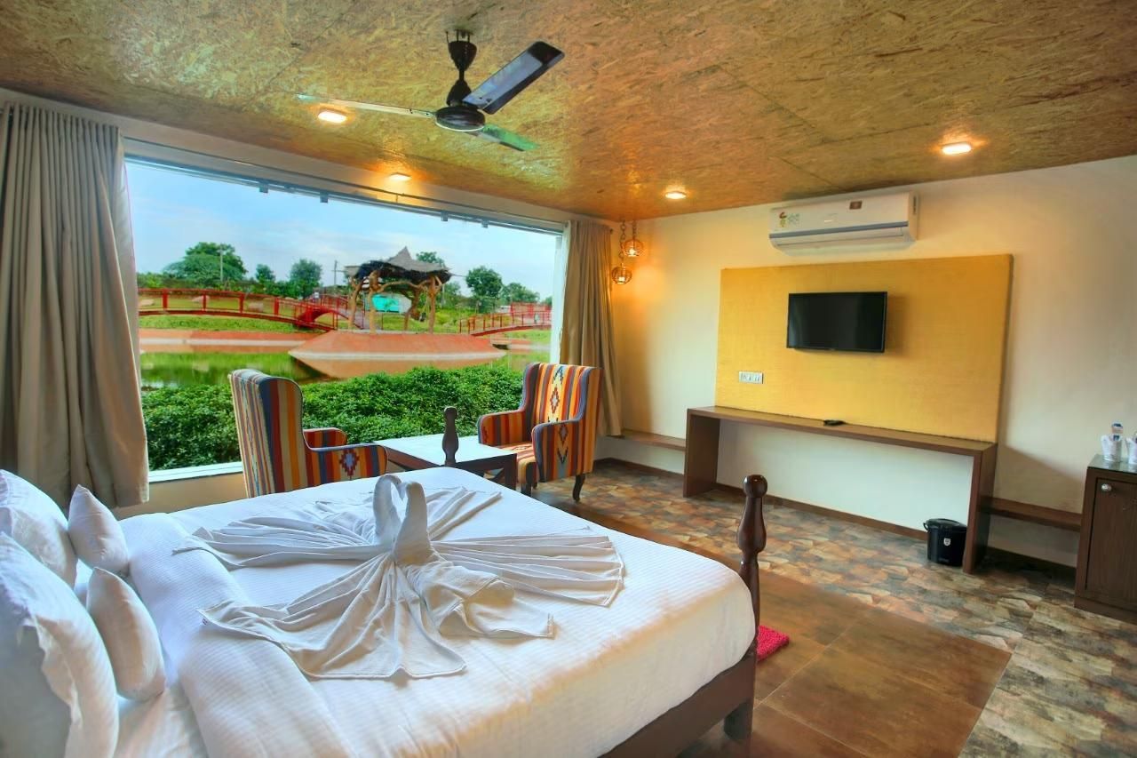 Lake View Cross Camp Room (Dormitory)