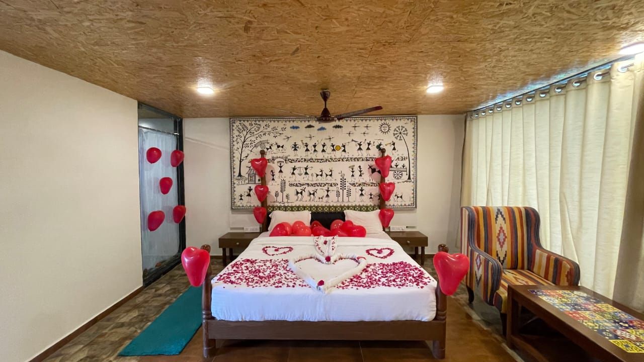 Statue of Unity Eco Camp Lake View Cottage Room 5