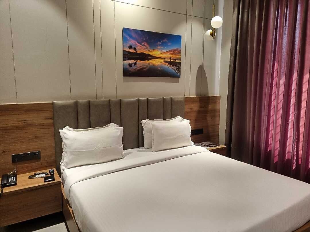 Hotel Akruti, Nanded Deluxe AC Room 5