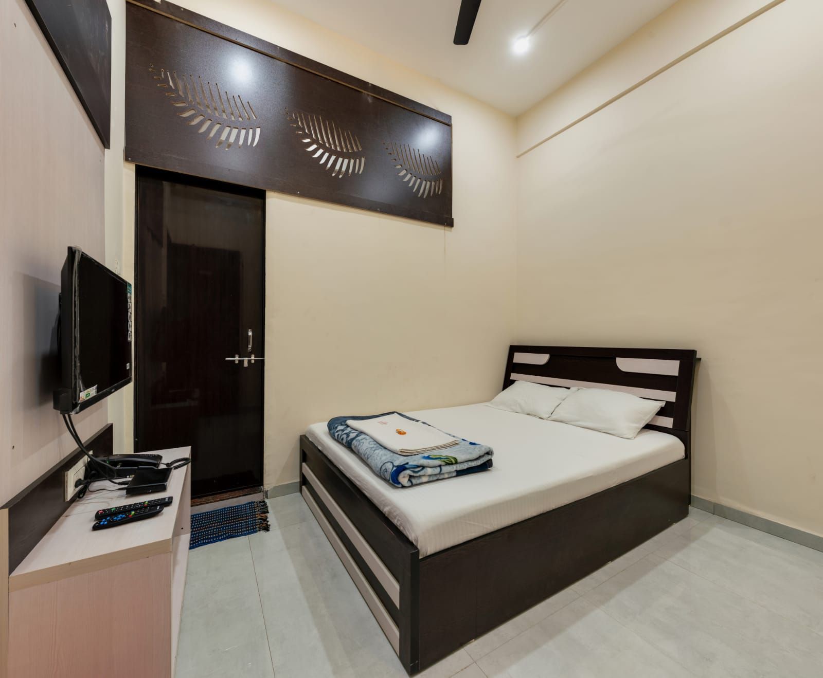 Hotel Saheb Non AC Room 3