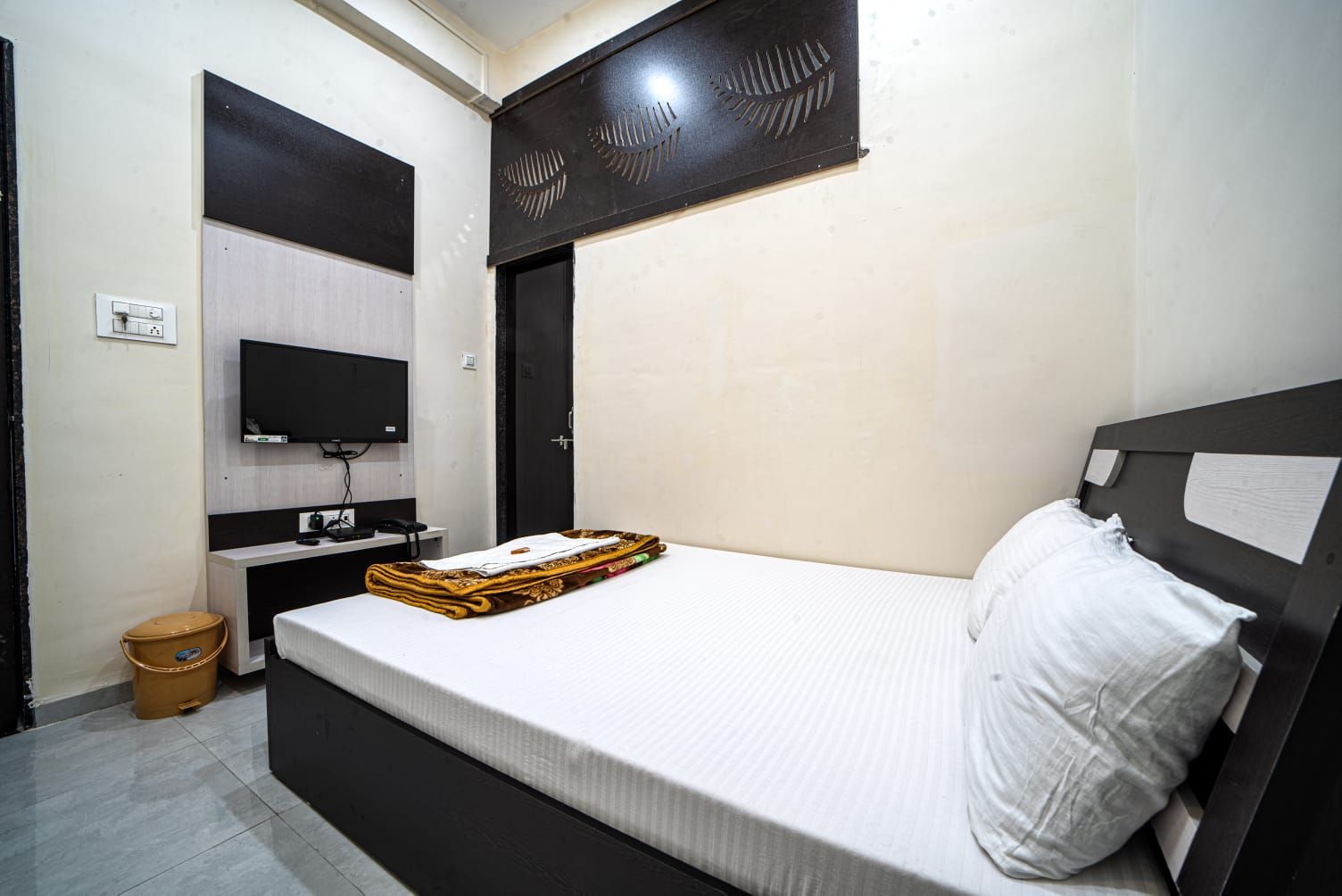 Hotel Saheb Non AC Room