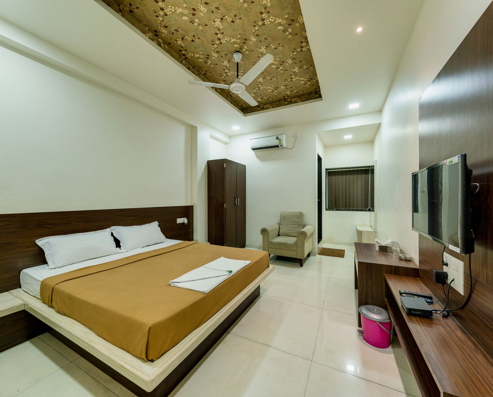 Hotel Rasika Classic Deluxe Room Non Ac 3