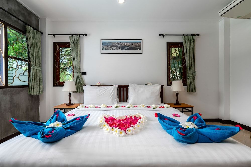 Chaweng Lakeview Residence Design Apartment, 2 Bedrooms, Pool Access, Lake View 3