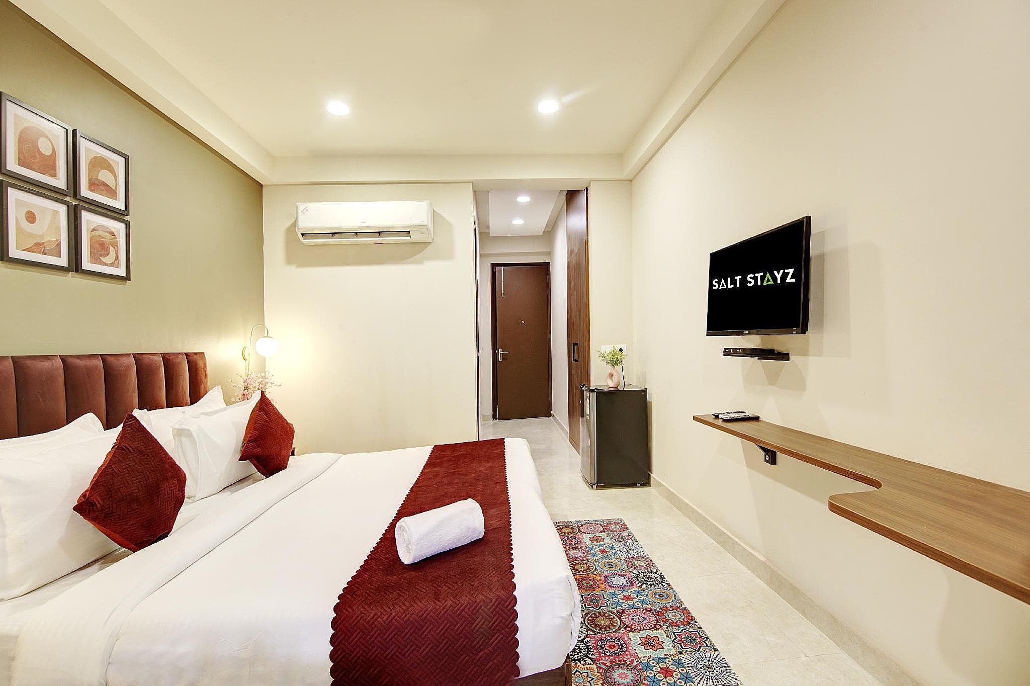 Saltstayz Select - Near Sohna Road City Center Deluxe Room 3