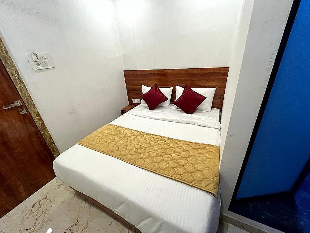 Hotel Belmond Prime- Near Nesco Deluxe Double Room 2