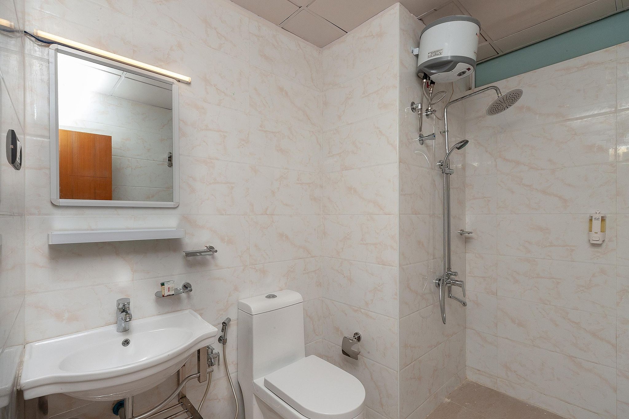 Half Moon Inn Deluxe Double Room 5