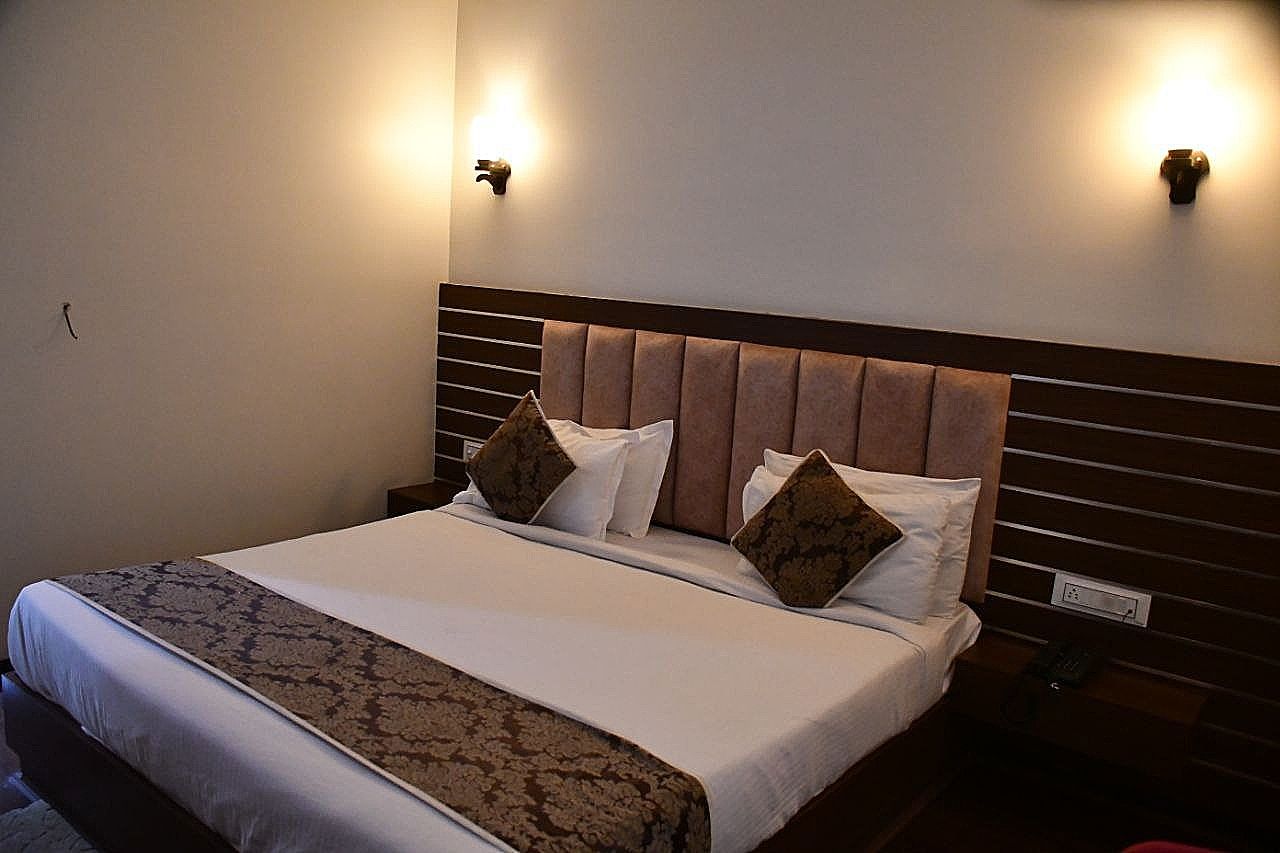 Rajlaxmi Hotel Deluxe