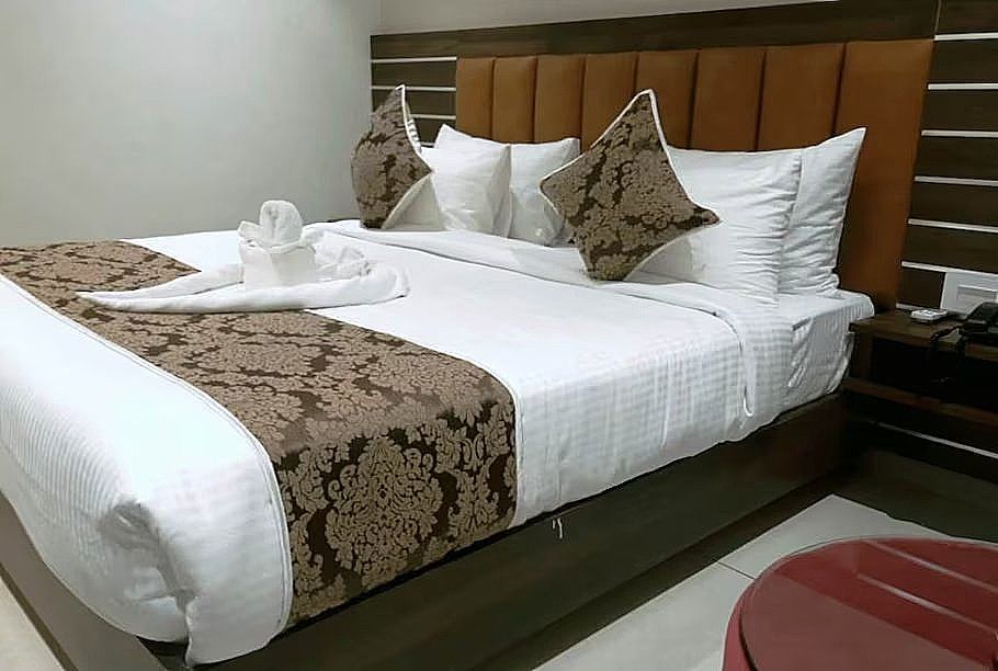 Rajlaxmi Hotel Deluxe 2