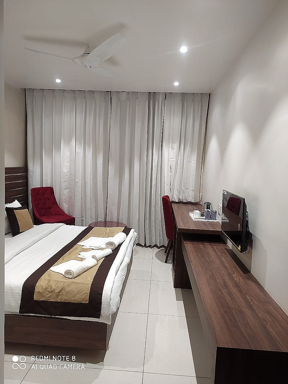 Rajlaxmi Hotel Deluxe 3