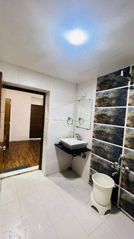 Mount View Couple Room 4