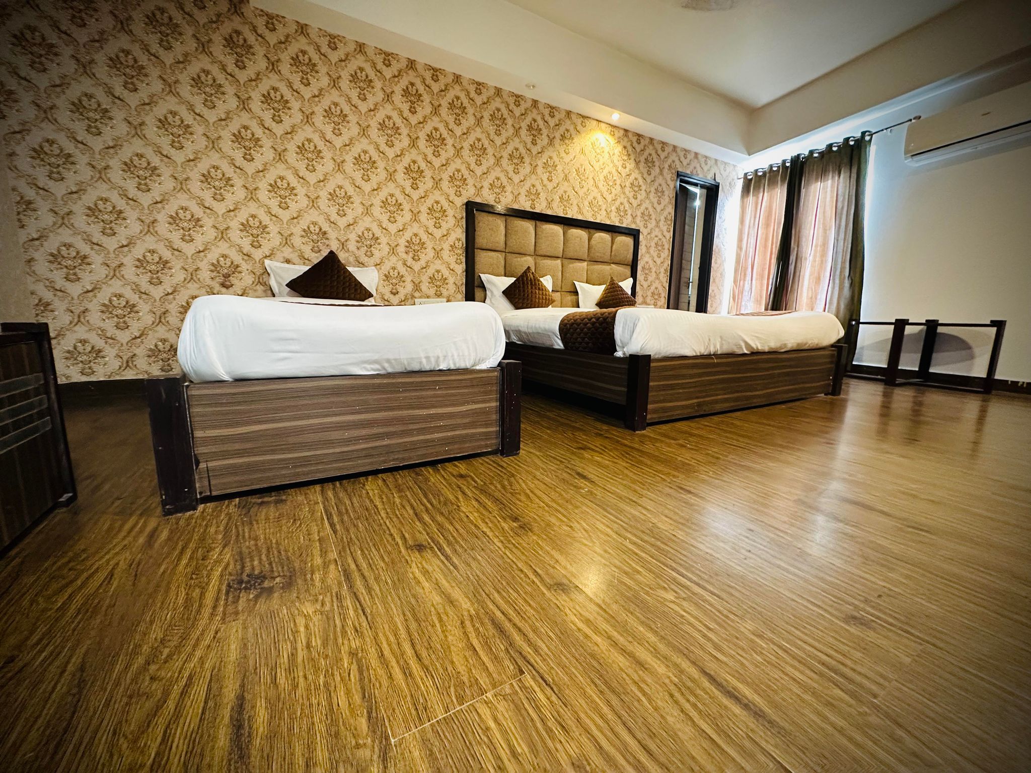 Luxury Triple Room