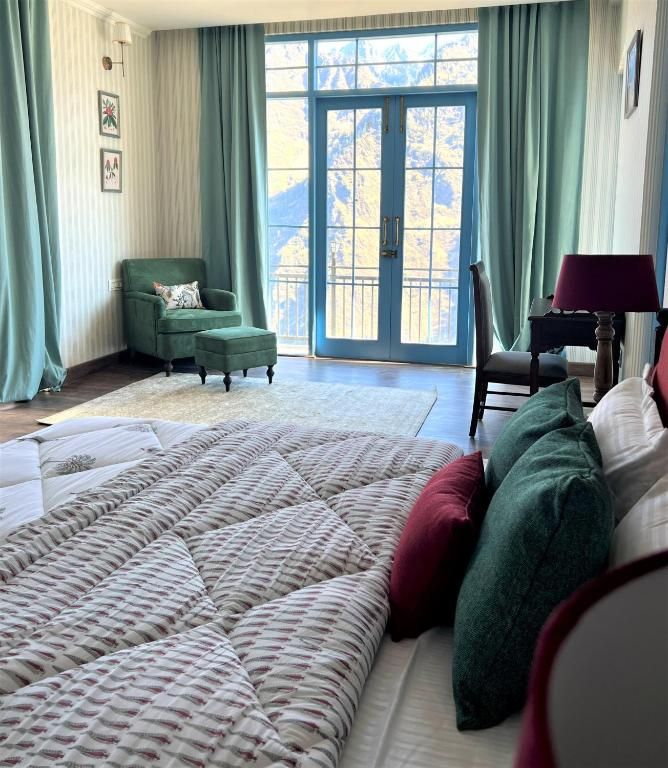 Faraway Cottages Luxury Room 2