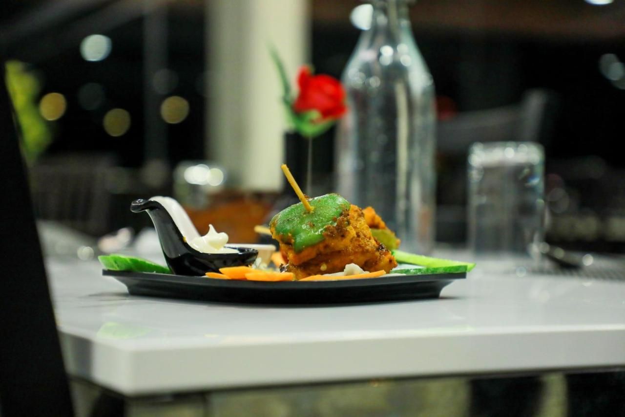 Food & Dining