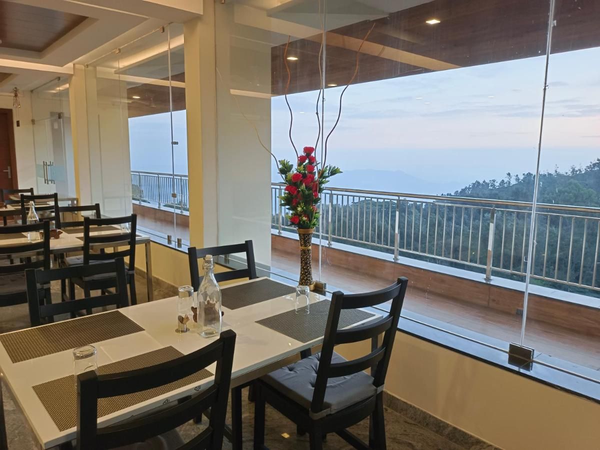 Food & Dining