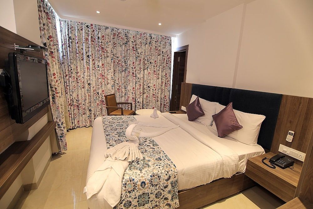 Hotel Mumbai House Express Udaipur Super Deluxe Room 8