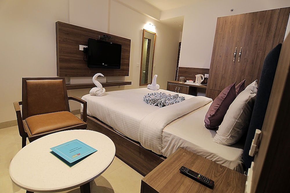 Hotel Mumbai House Express Udaipur Super Deluxe Room 2