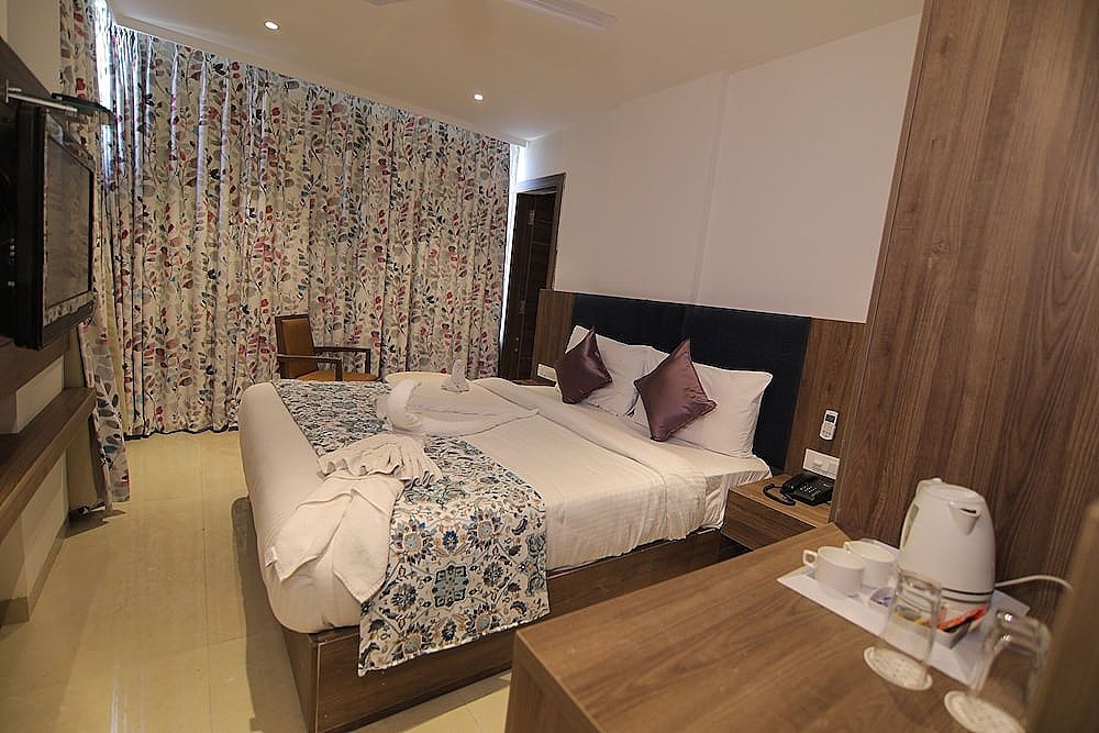 Hotel Mumbai House Express Udaipur Super Deluxe Room 5