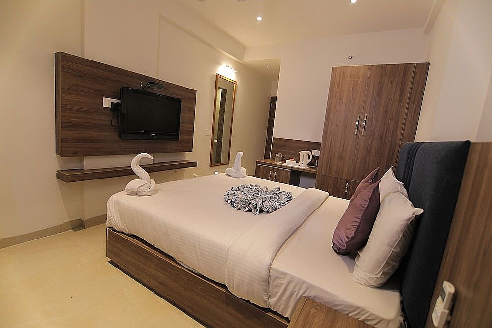 Hotel Mumbai House Express Udaipur Super Deluxe Room