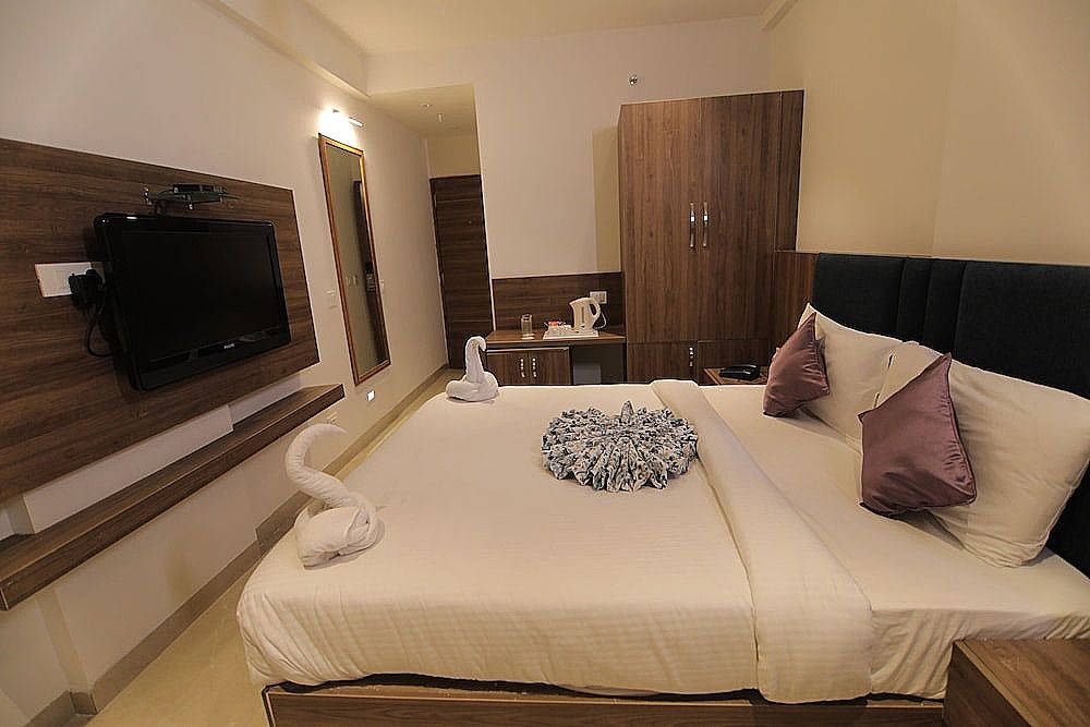 Hotel Mumbai House Express Udaipur Super Deluxe Room 4