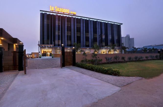 undefined Le Seasons Park