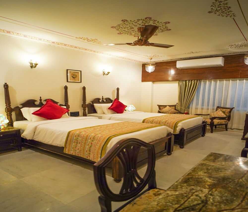 Trulyy The Amar Mahal Executive Room