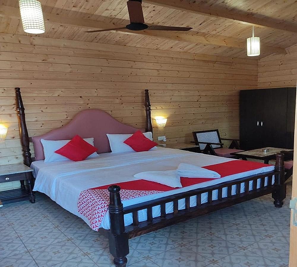 Green Ivy Resort Garden view AC Cottages 2