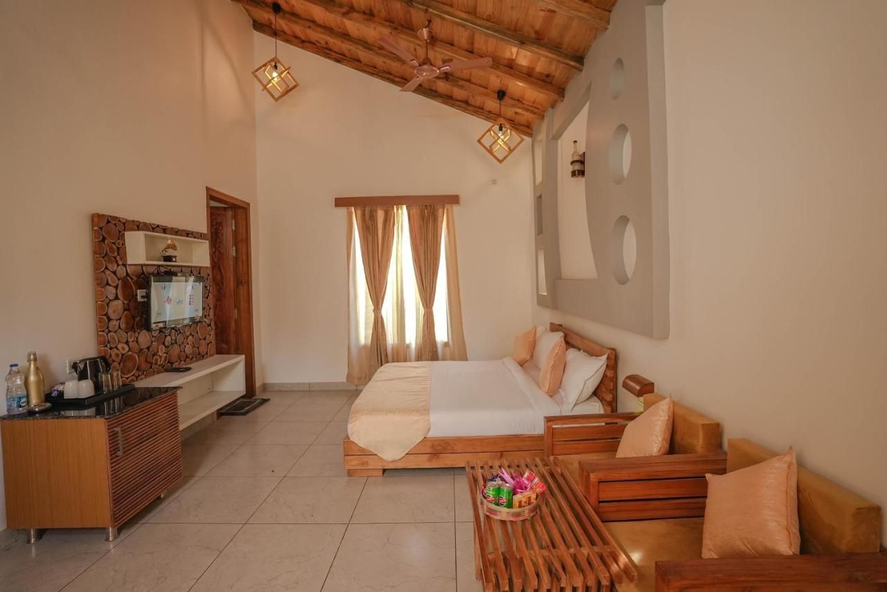 Jacuzzi Villa with Private Garden	