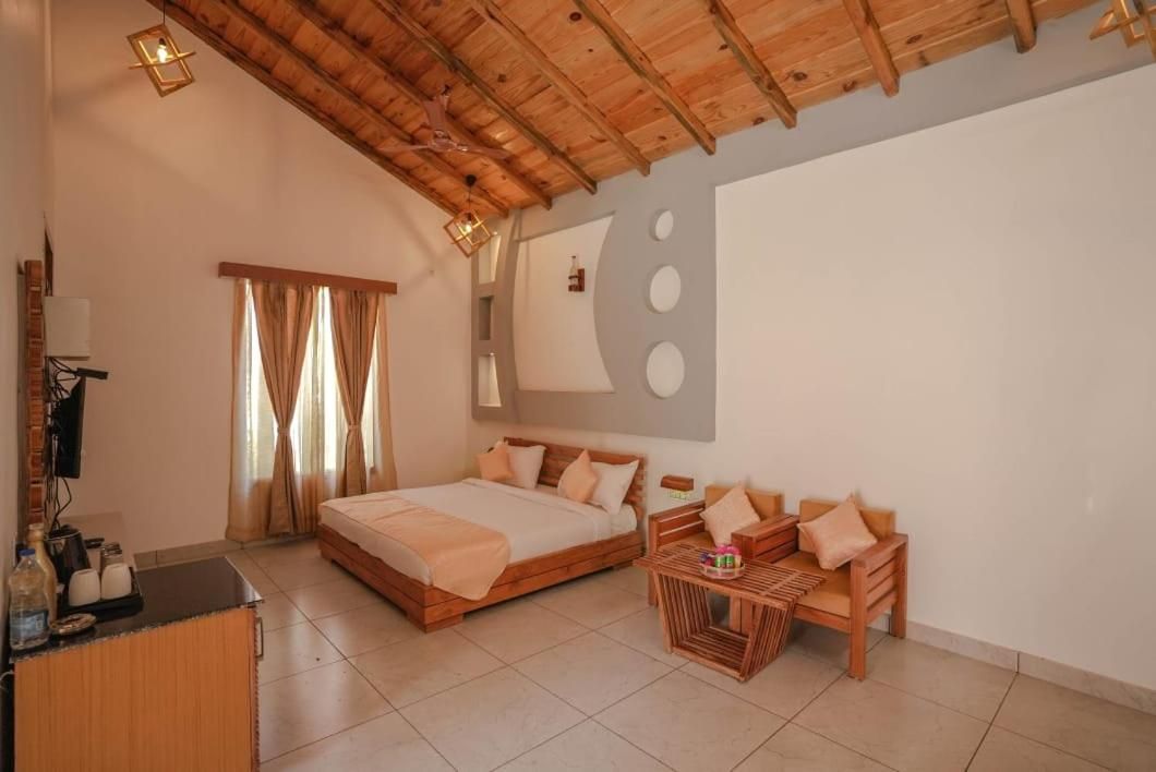 Jacuzzi Villa with Private Garden	