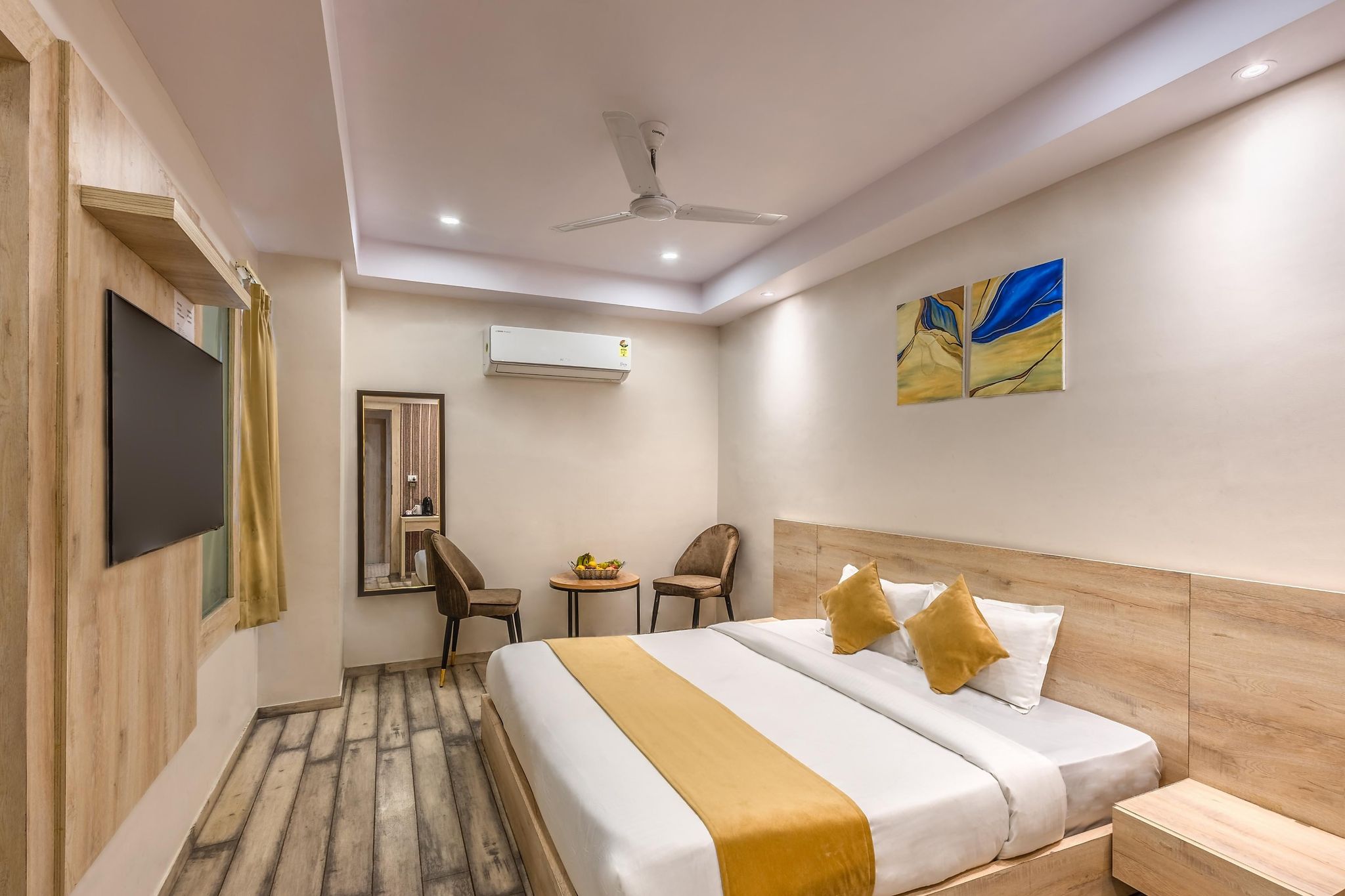 Limewood@ Rajpur Road by Zenvana Deluxe  Room 3