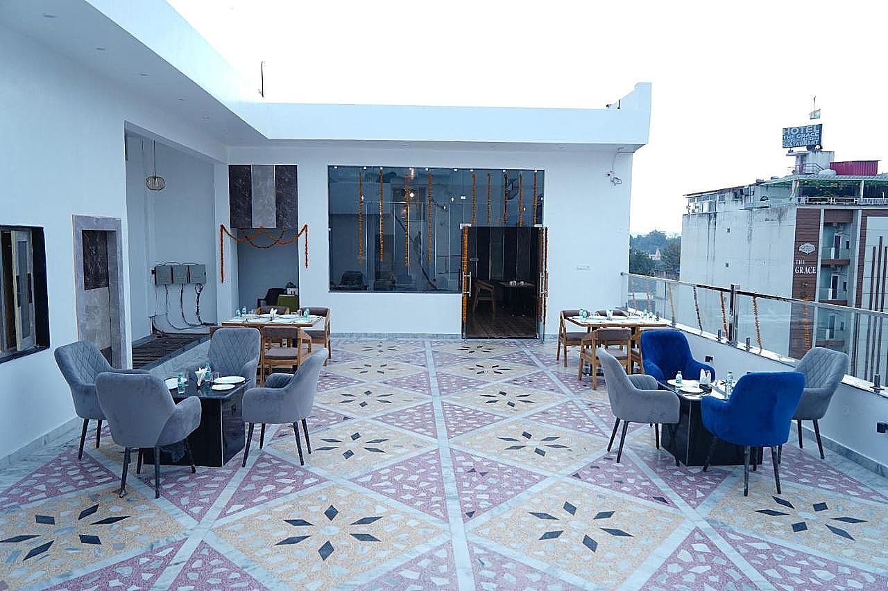Hotel JSR Residency by AKC Hotels