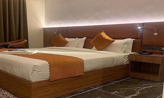 Fabhotel Prime Culture Deluxe Room