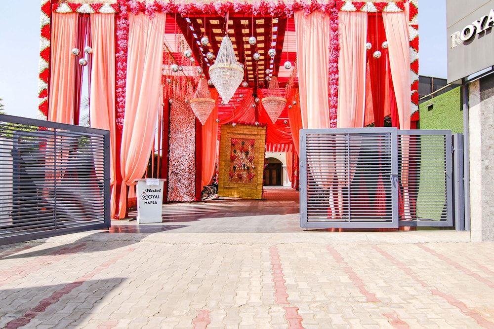 Fabhotel Prime Royal Maple