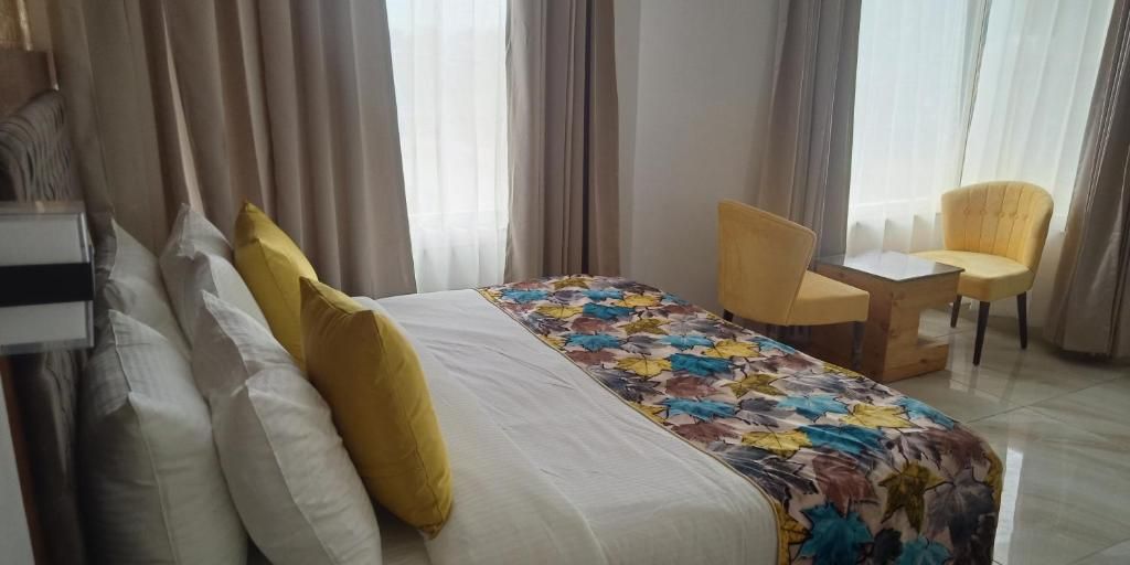 Abhilashi Inn Deluxe Room 2