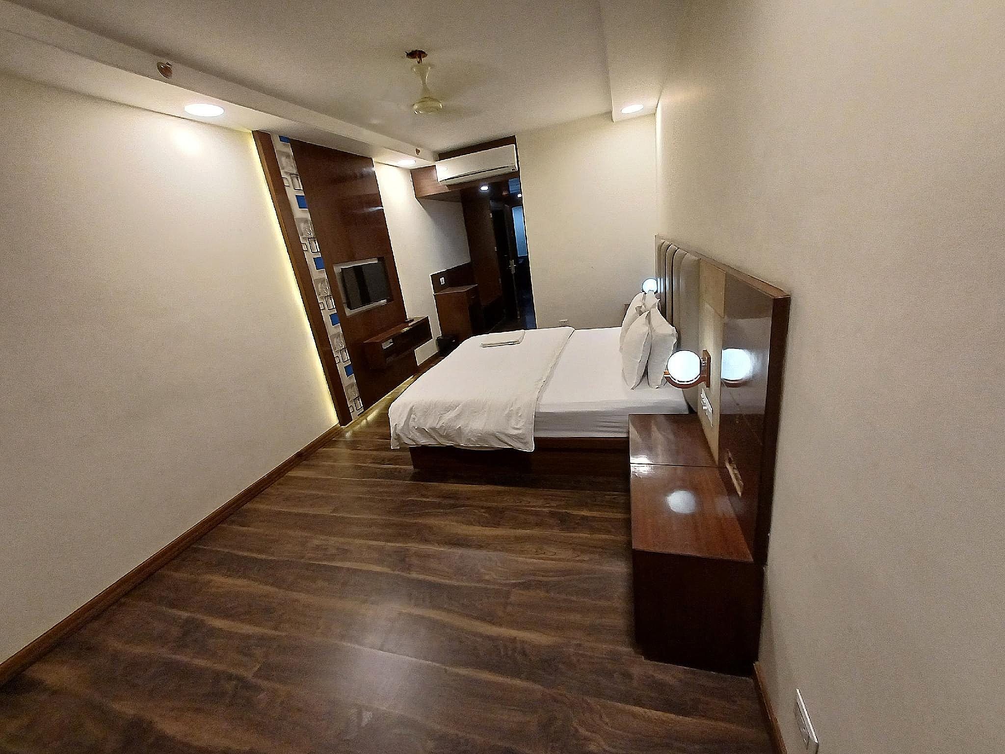 El DORADO Hotel Sky Bar & Club Deluxe Room